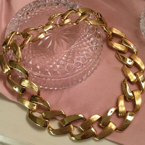 Napier Brand Bold Goldtone Link Necklace - Picture 1 of 6